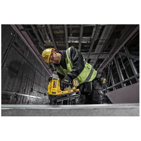 Cloueur XR DCN890P2 18V 5Ah Li-Ion béton et acier DEWALT
