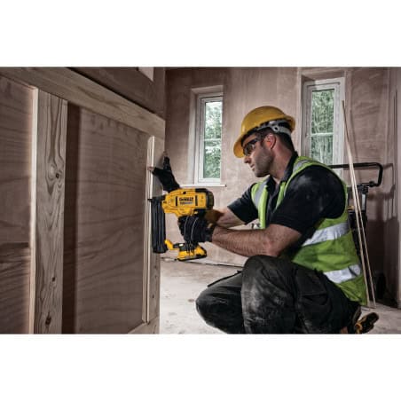 Cloueur de finition XR 18V 2Ah DCN680D2-QW DEWALT