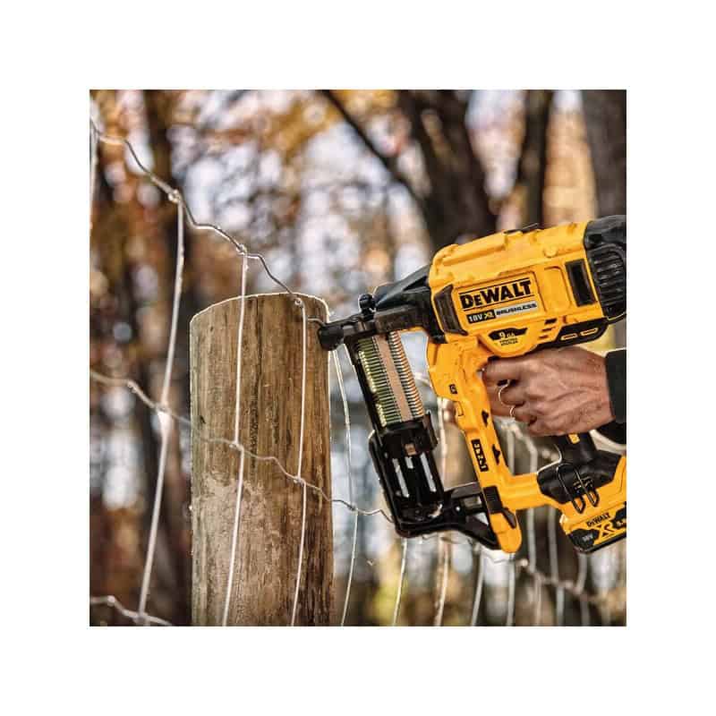 Agrafeuse pour clôture XR 18V 5Ah DEWALT DCFS950P2