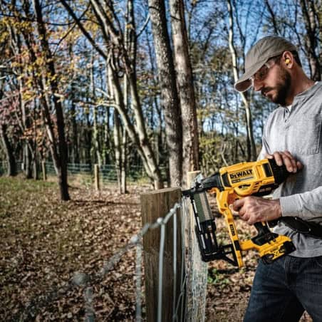 Agrafeuse pour clôture XR 18V 5Ah DEWALT DCFS950P2