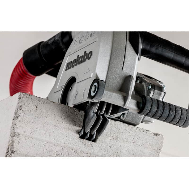 RAINUREUSE A BETON MFE 40