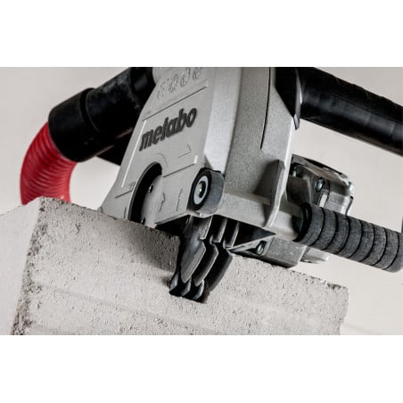 RAINUREUSE A BETON MFE 40