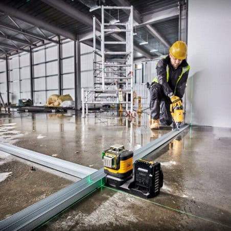 Niveau laser multi-lignes 3 x 360° XR 12V / 18V DEWALT DCE089NG18-XJ