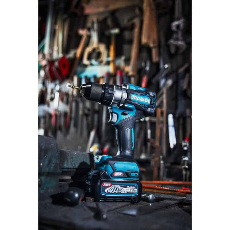 Perceuse visseuse à percussion 40 V max / 2,5 Ah XGT MAKITA HP001GD201