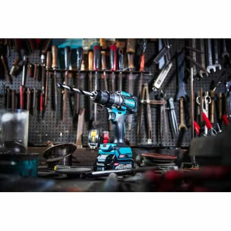 Perceuse visseuse à percussion 40 V max / 2,5 Ah XGT MAKITA HP001GD201