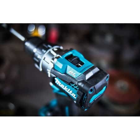Perceuse visseuse à percussion 40 V max / 2,5 Ah XGT MAKITA HP001GD201