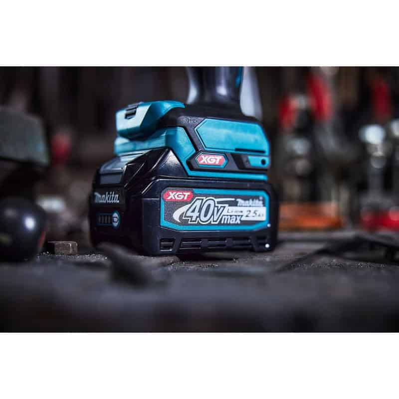 Perceuse visseuse à percussion 40 V max / 2,5 Ah XGT MAKITA HP001GD201
