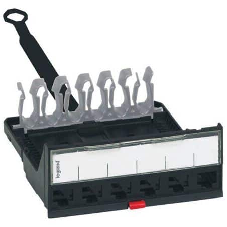Cassette nue pour panneaux de brassage 033755 LEGRAND