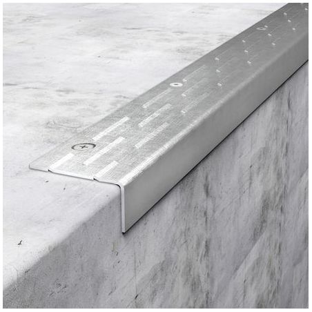 Nez de marche inox à visser 228902D 00 DINAC